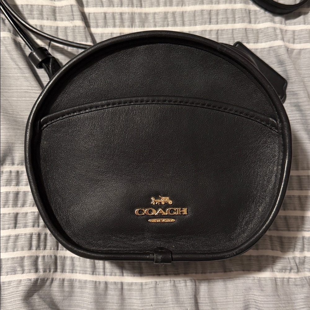 Coach Black Canteen crossbody EUC - Picture 3 of 5